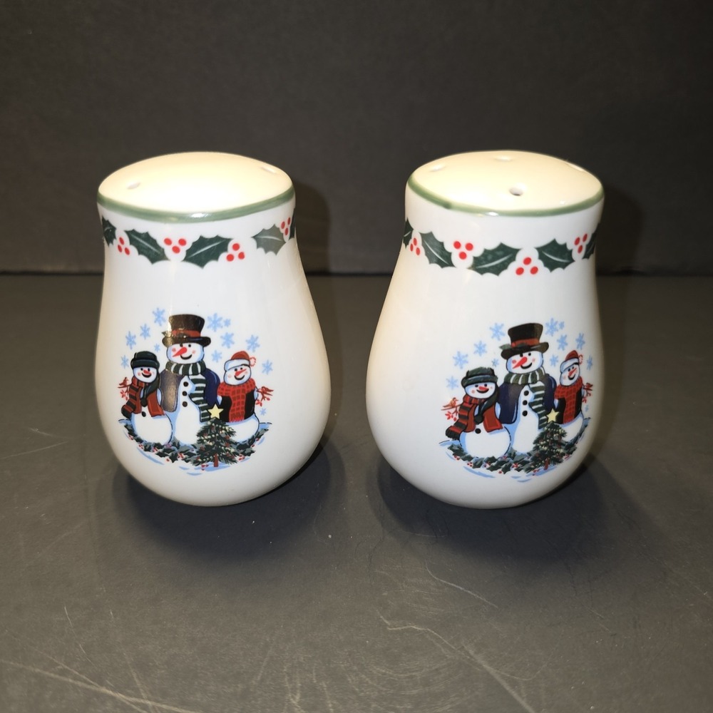GEI Snowman Family Salt & Pepper Christmas w Stoppers Holly Berry 3.5" Tall